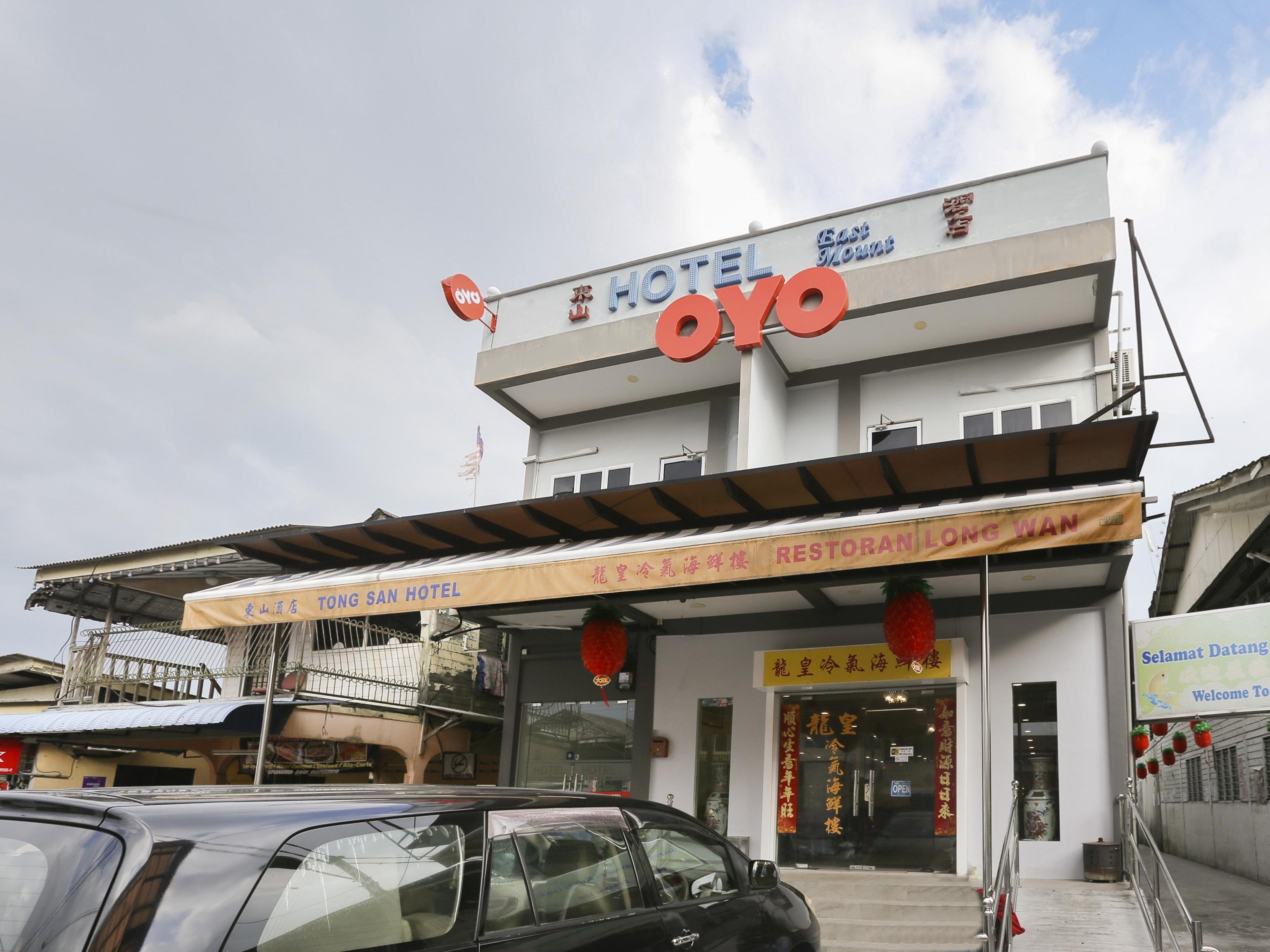 Oyo 89915 East Mount Hotel Kukup Exteriör bild