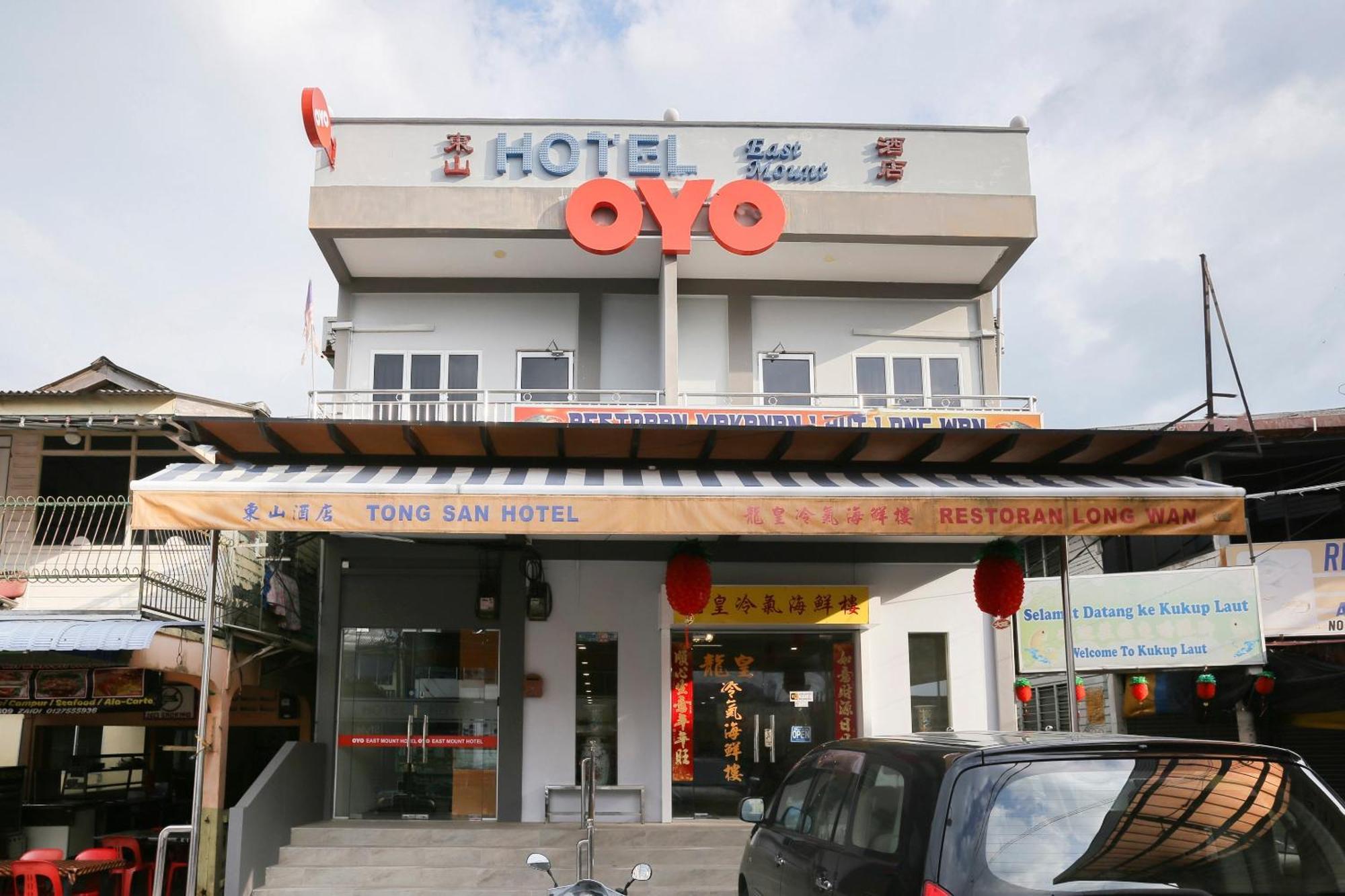 Oyo 89915 East Mount Hotel Kukup Exteriör bild